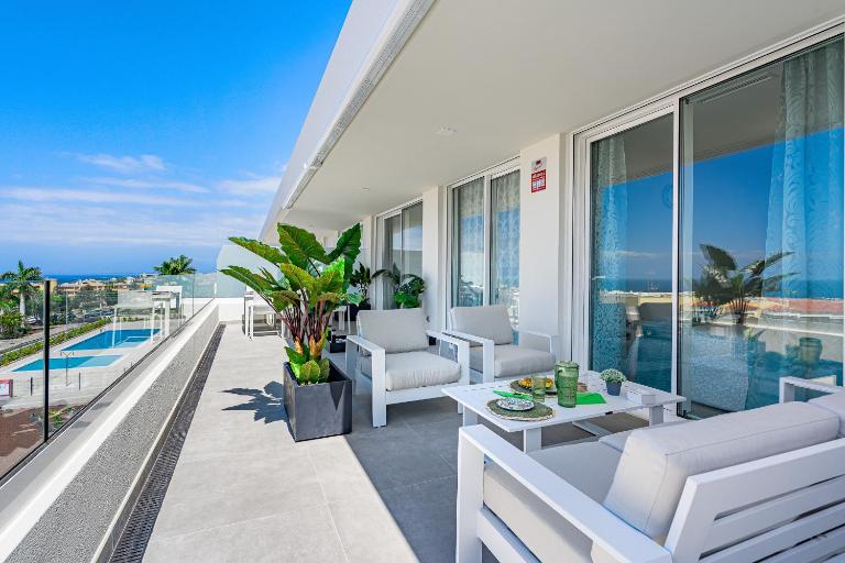 Luxury apartment. Heated Pool. AC. Ocean view! - Ferienwohnung Adeje