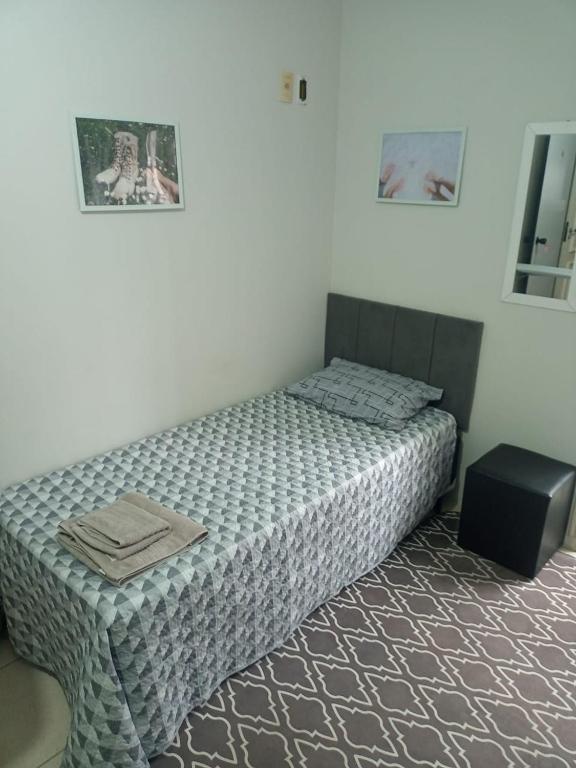 quarto 05 solteiro aconchegante a 2 km de Alphaville - B&B Barueri