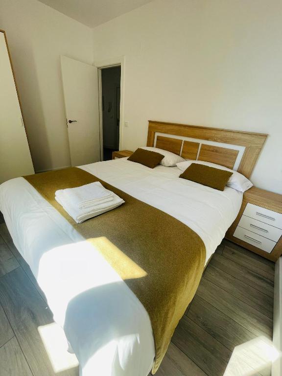 Apartamentos Rurales La Plaza 1 - B&B Duruelo de la Sierra