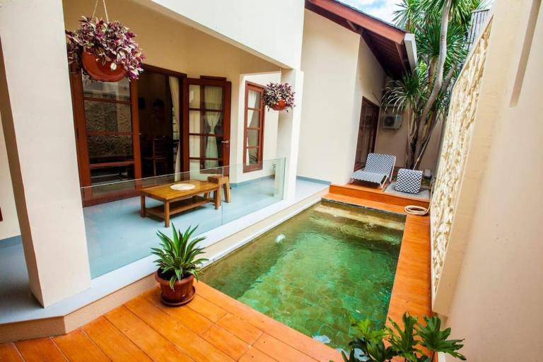 Vibrant Getaway in Seminyak: Villa Buyaya - B&B Seminyak