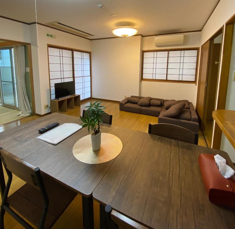 Guest House Flora Otemachi/フローラ大手町 - B&B Hiroshima