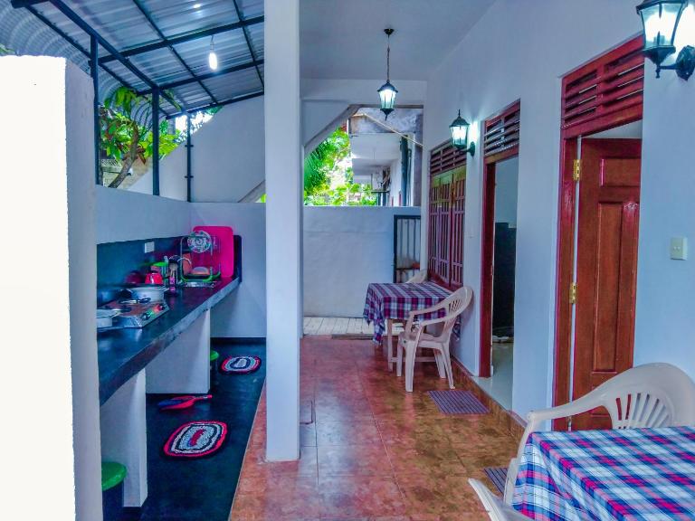 Bloom Guest House - B&B Mirissa city