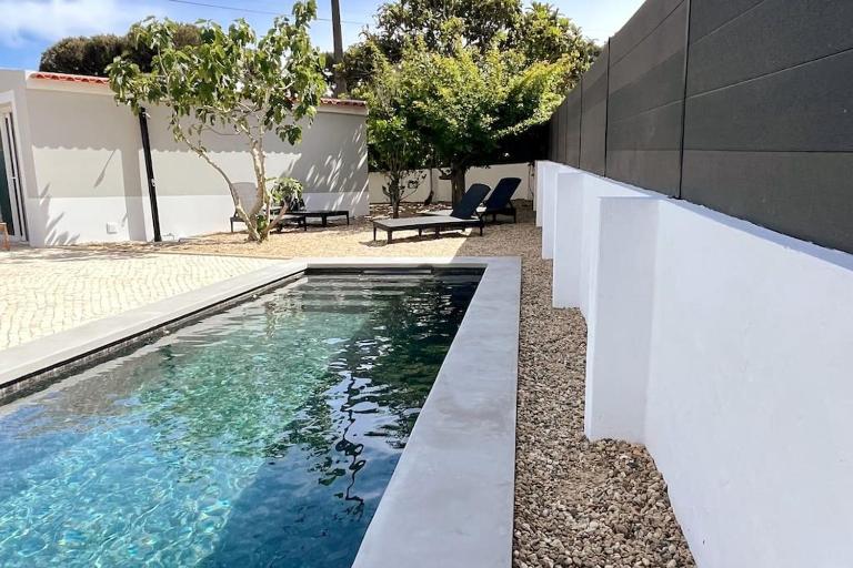 New Beach House near main street close PraiaGrande - B&B Colares