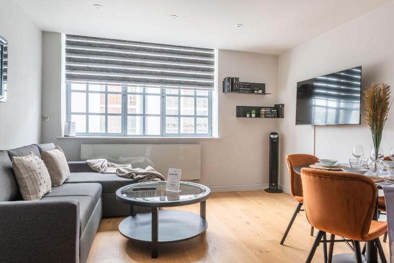 The Eyre Suite Six - Farringdon - by Frankie - B&B Londres