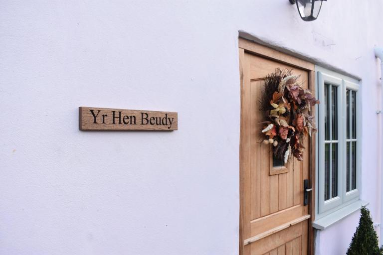 Yr Hen Beudy Barn Conversion Sleeps 4 Dogs Ok - B&B Carmarthen