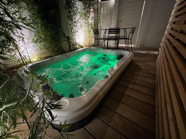 Villa MaRisKa et son Spa, avec balcon - Chambres d'hôtes Ouistreham