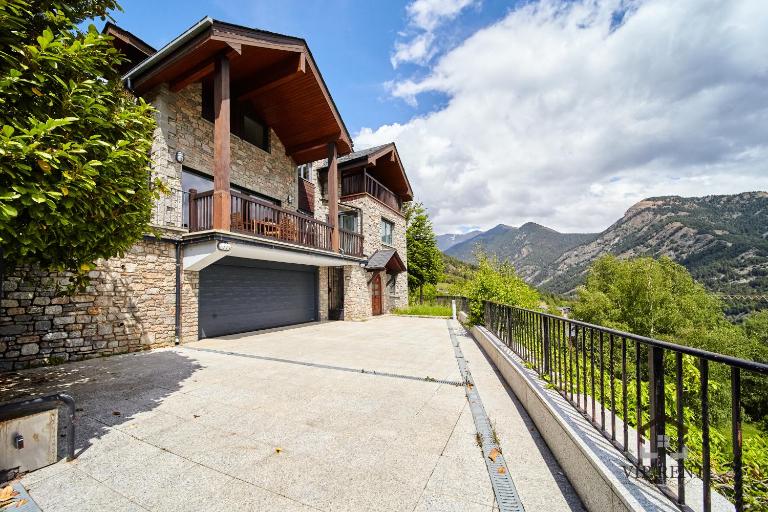 Chalet el Salze lujo con jardin y vistas en la Massana - B&B La Massana