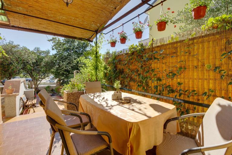 Apartment Oleander - B&B Mali Lošinj
