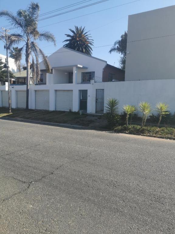 Whitehouse Guesthouse - B&B Johannesburg