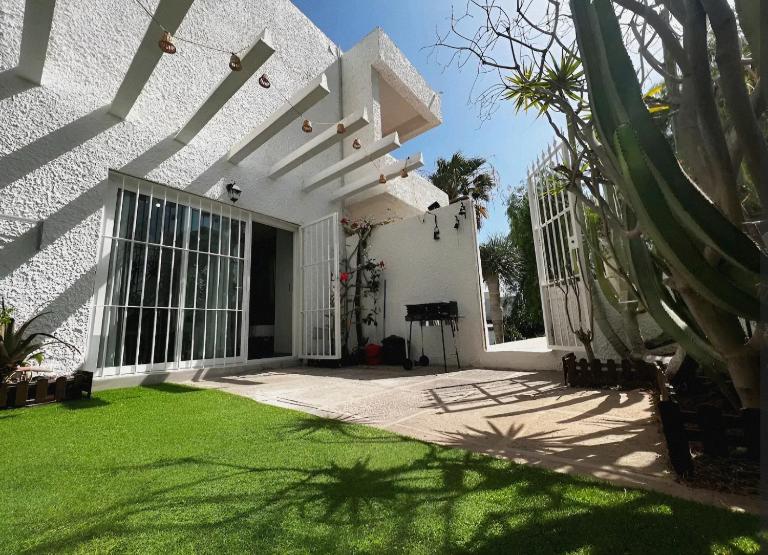 Relaxing Escape, Cozy Terrace Studio BRAVO's House - Ferienwohnung Costa del Silencio