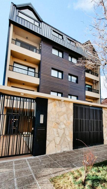 Palacios Bari Alojamientos - B&B Bariloche