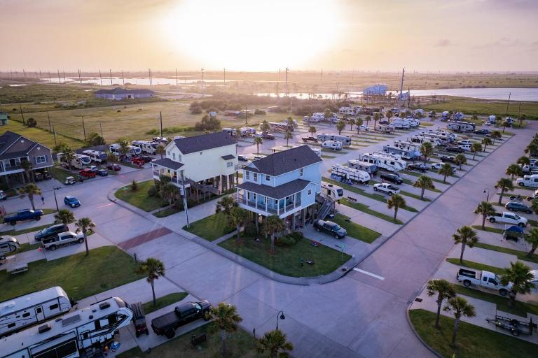 Stella Mare RV Resort - B&B Galveston