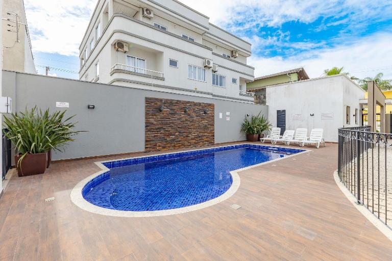 Aconchegante Apartamento em Condomínio com Piscina - Chambres d'hôtes Pombas