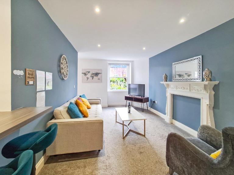 Margaret's Garden by Fortuna Property Portfolio - B&B Cheltenham