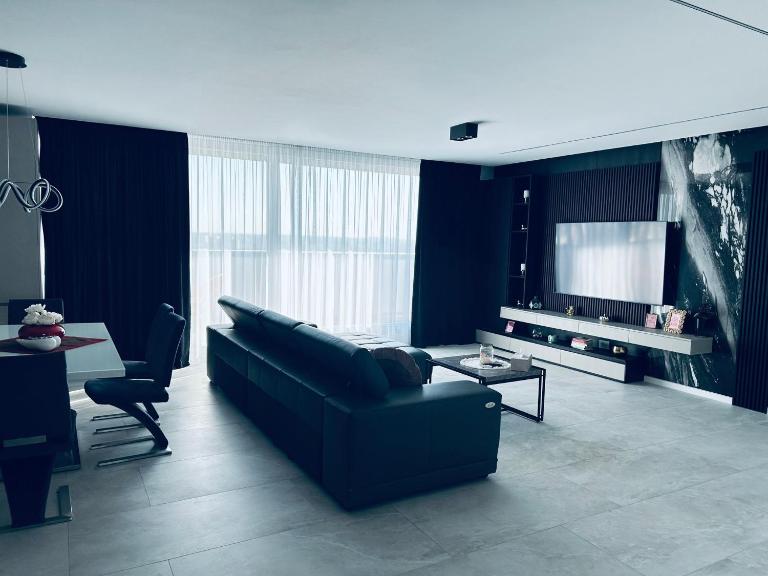 Apartament/penthouse SSARA - Chambres d'hôtes Timişoara