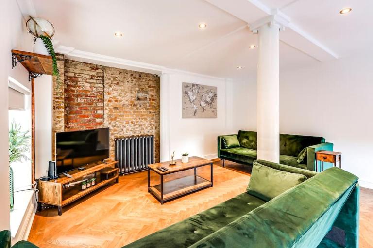 Entire 3 Bedroom House Contractors Families Relocators - Ferienwohnung Ware