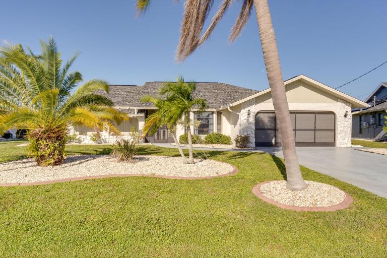 Rotonda West Home w/ Pool & Golf Course View! - B&B Rotonda West