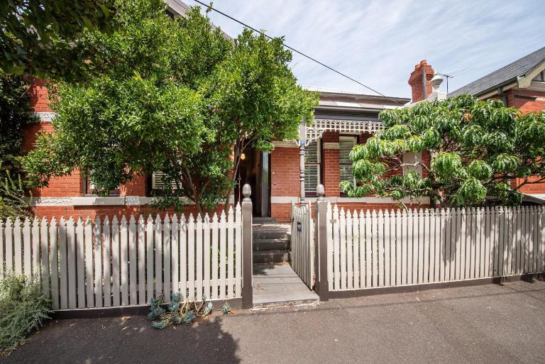 Graceful Octavia - B&B Melbourne
