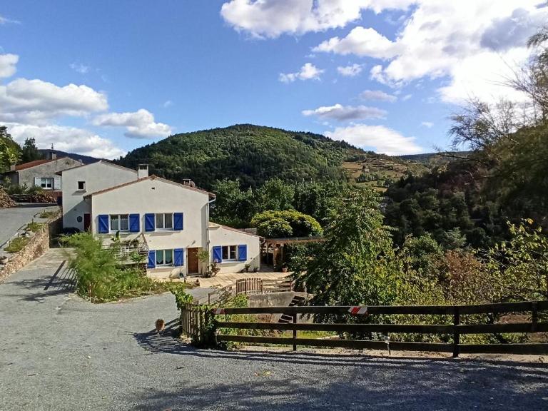 Gîte la côte des bleuets de Retourtour - Chambres d'hôtes Lamastre