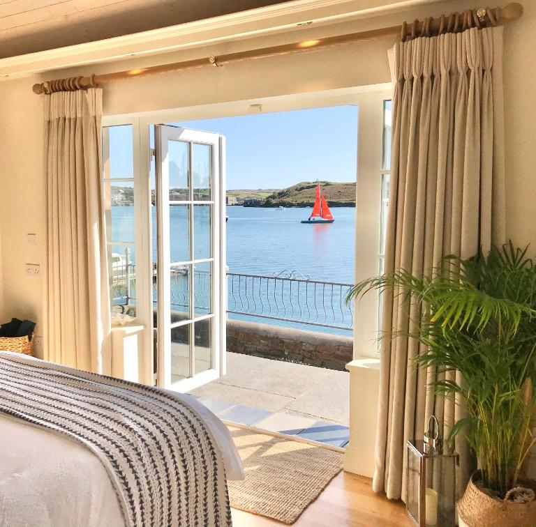 Waterfront Chic Studio - B&B Kinsale