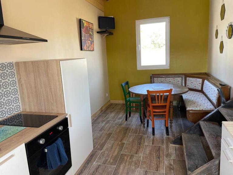 maisonnette à la campagne - B&B Gennetines