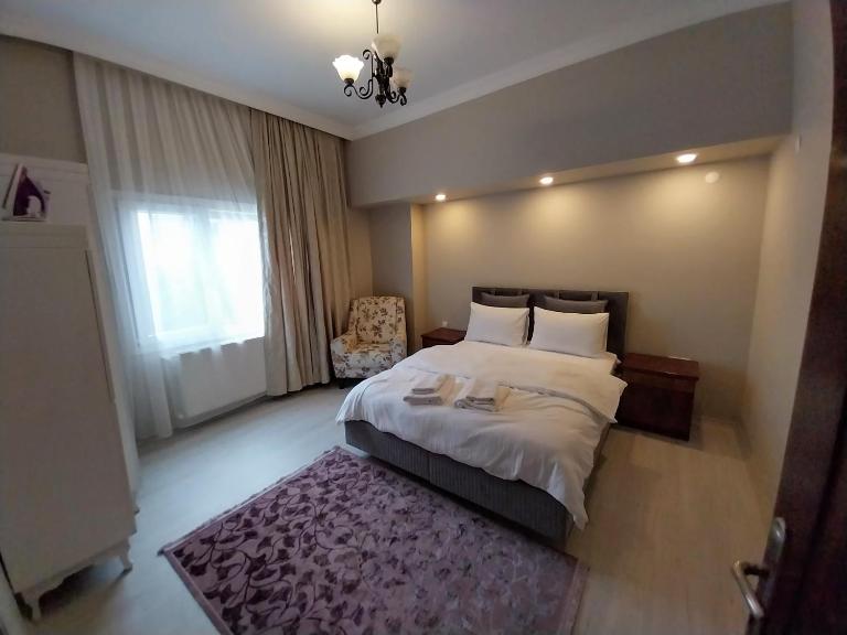 Beautiful stone guesthouse in cool Konak district - B&B Çankaya