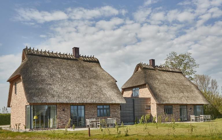 Reetdorf Geltinger Birk Malerhaus Nebeltreiben - B&B Nieby