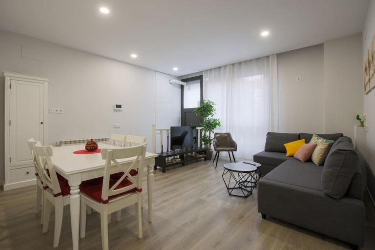 Amplio apto 2 hab a 20min de Puerta del Sol - B&B Madrid