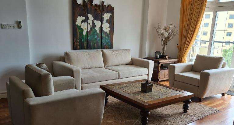 Colombo City 3 Bedroom Apartment with Pool Gym & Workdesk - B&B Colombo