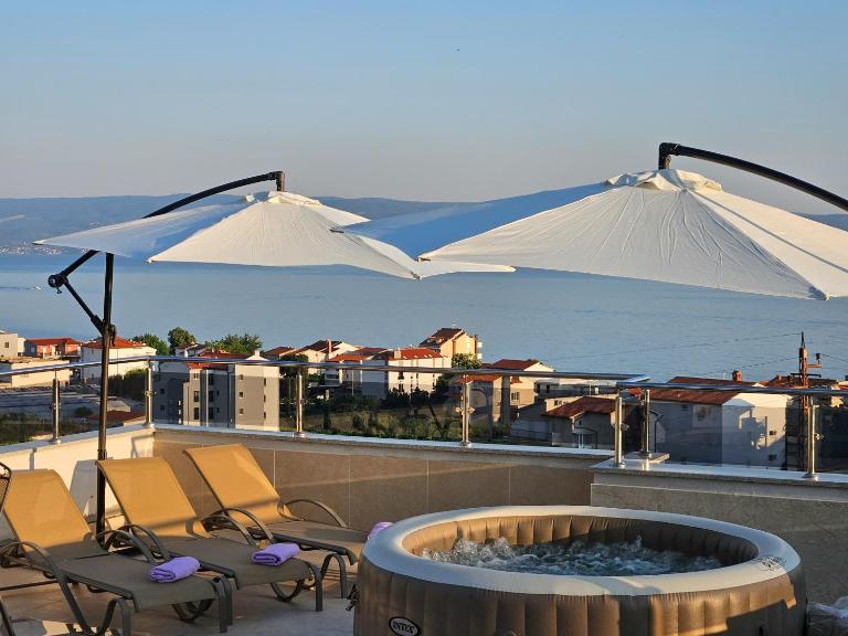 Modern villa with jacuzzi, beautiful sea view, near Split! Villa 36A - B&B Podstrana