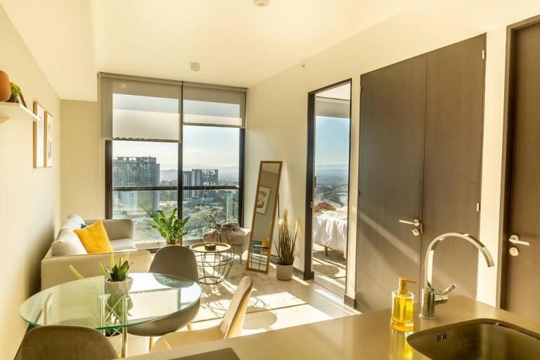 Rooftop - 18th Floor Apt City View - Bed and Breakfast Mata de Palo