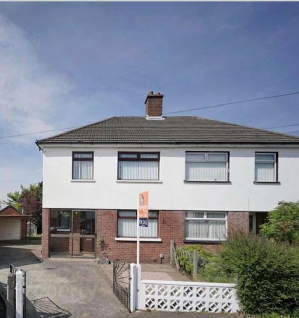 Ailes Apartment - Free parking - Bed and Breakfast Belfast