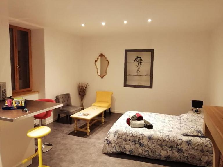 La chambre de Zé - Ferienwohnung Tournus