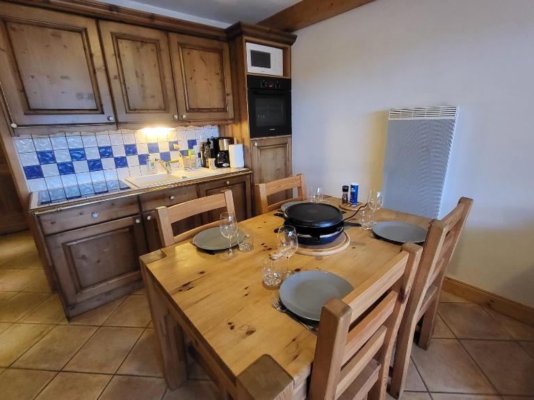 Ecrins A4, 1 bedroom apartment with bunk room, central Samoëns - B&B Samoëns