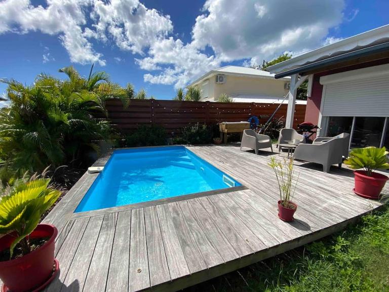 Villa cosy toute équipée avec piscine - Chambres d'hôtes Le Gosier