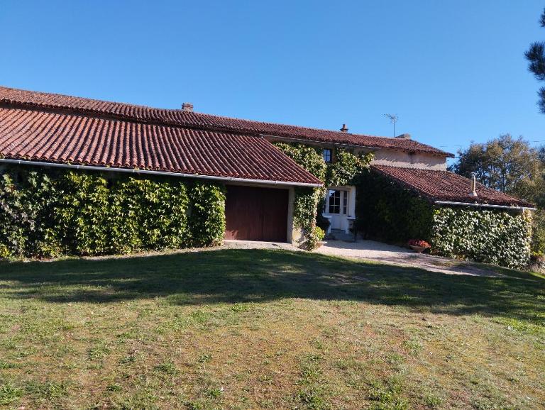 Maison au calme avec vue étang - Chambres d'hôtes Clessé