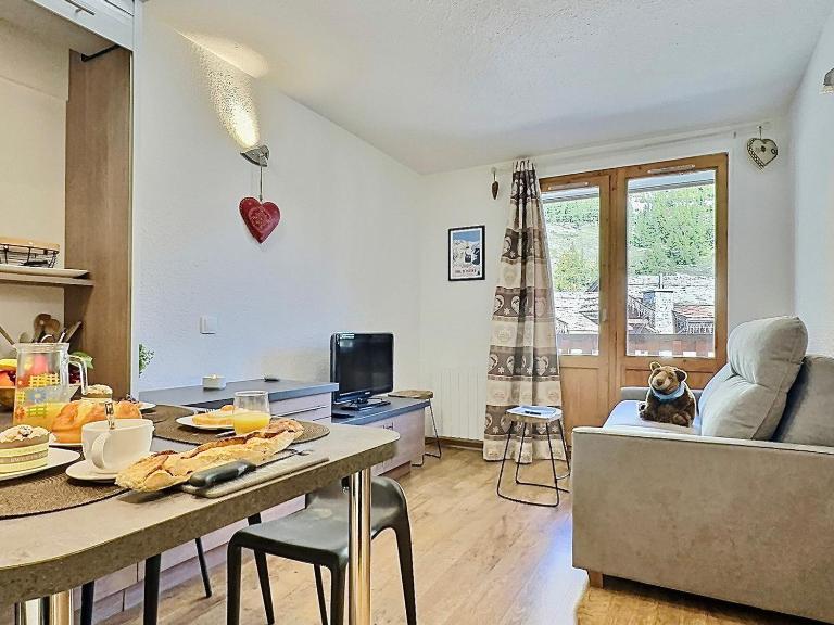 Studio cabine rénové Val d'Isère, 4 pers, proche centre et pistes, avec balcon et WIFI - FR-1-411-690 - Ferienwohnung Val-d'Isère