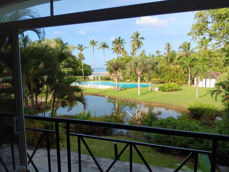Bonita Village Beachfront Apt with Pool & Balcony - Bed and Breakfast Las Terrenas