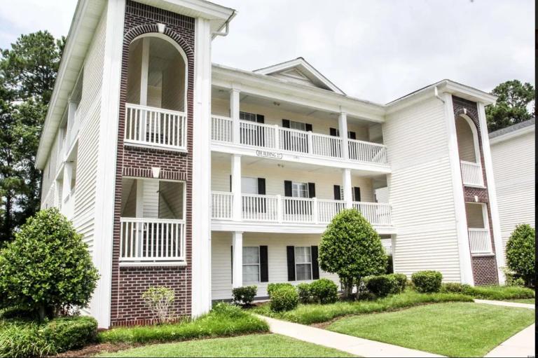 A spacious 3-bedroom, 2-bath condo perfect for a wonderful family vacation - B&B Myrtle Beach