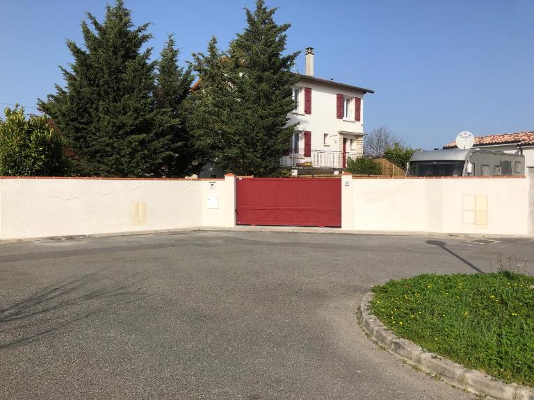 Villa La Libellule 160 m2 avec 5 Chambres 2 Sdb 2 Wc Grand Jardin de 1200m2 et Parking Privé - B&B Tolosa