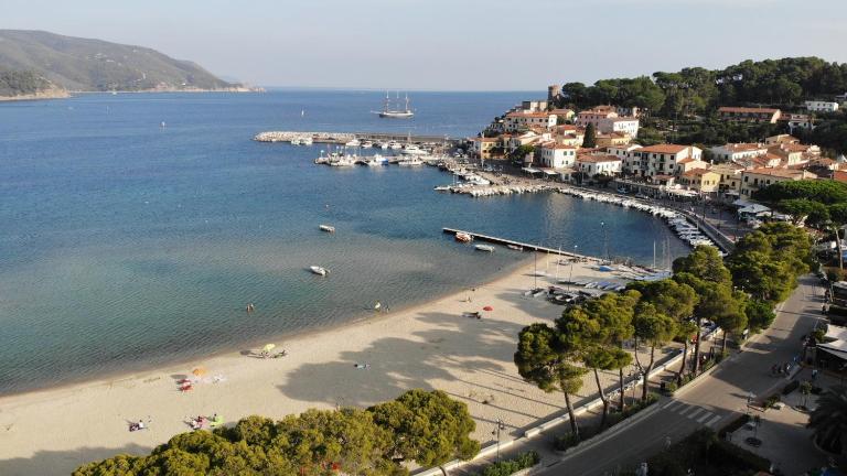 Appartamenti Olivo - 100 mt dal mare con aria condizionata - Bed and Breakfast Marina di Campo
