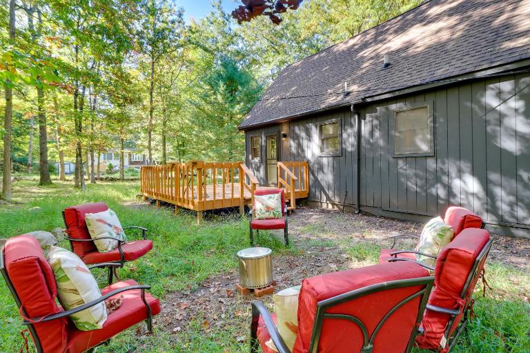 Community Beach Access: Modern Poconos Cabin! - B&B Albrightsville