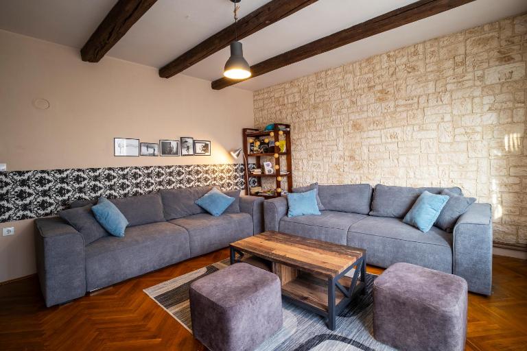 Garden Holiday Home - Bed and Breakfast Drenje