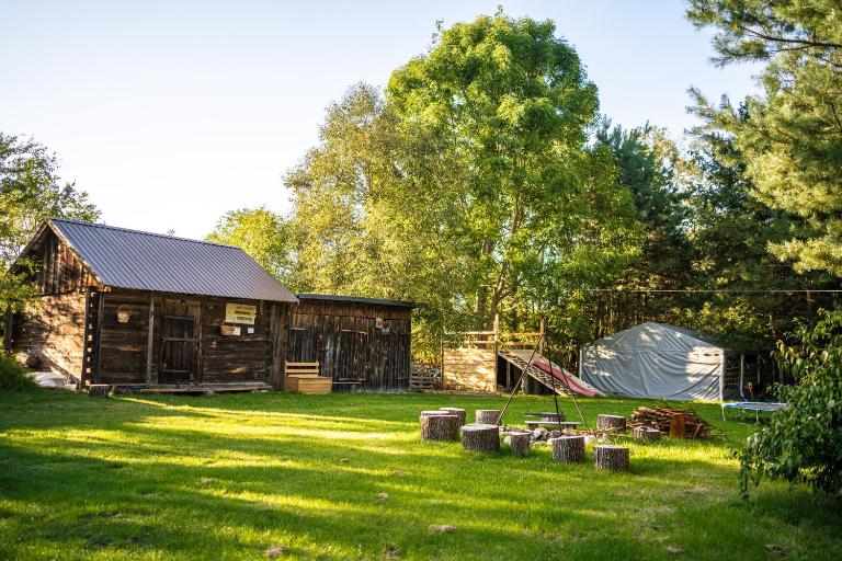 Agroturystyka całoroczna Ranczo Husinka - B&B Husinka