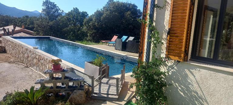 Maison neuve Vue imprenable Piscine et spa - B&B Calenzana