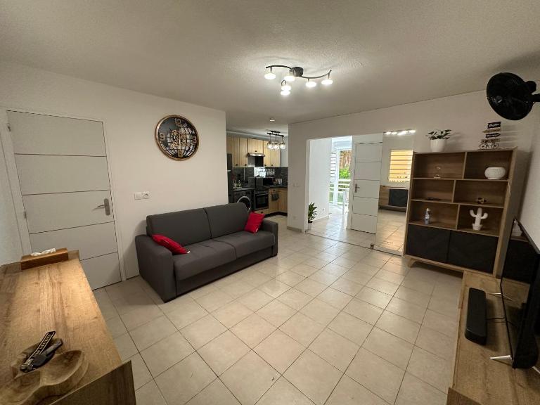 LOCATION T2 MEUBLÉ BAIE MAHAULT CONVENANCE - Ferienwohnung Baie-Mahault