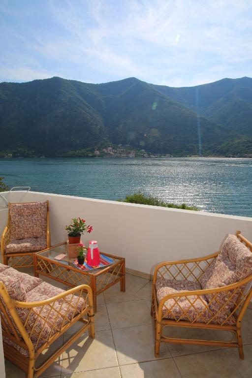 Apartment Jovana - Bed and Breakfast Kotor