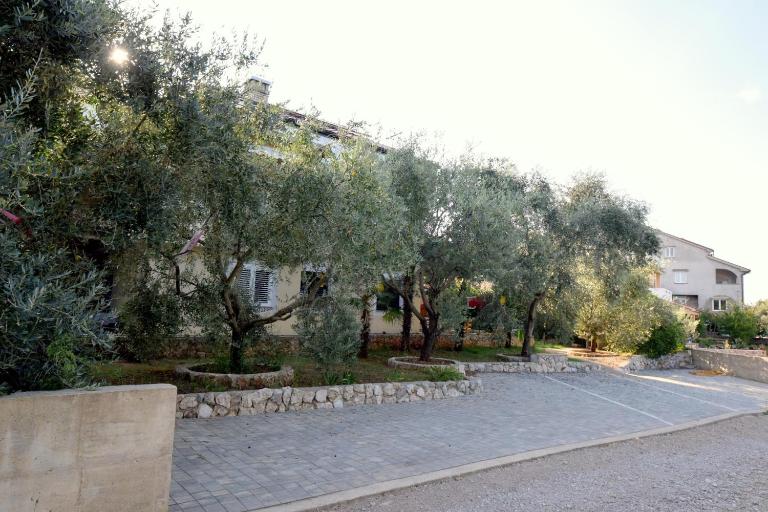 Apartments Angie - Bed and Breakfast Njivice