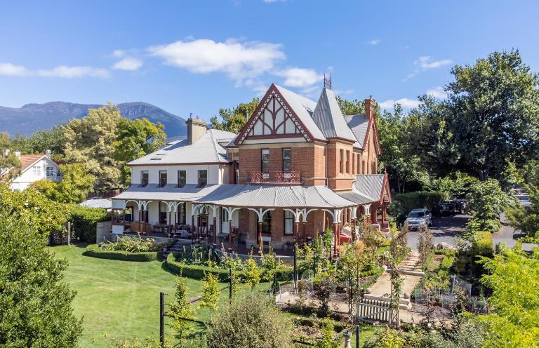 Old Bishop's Quarters - B&B Hobart