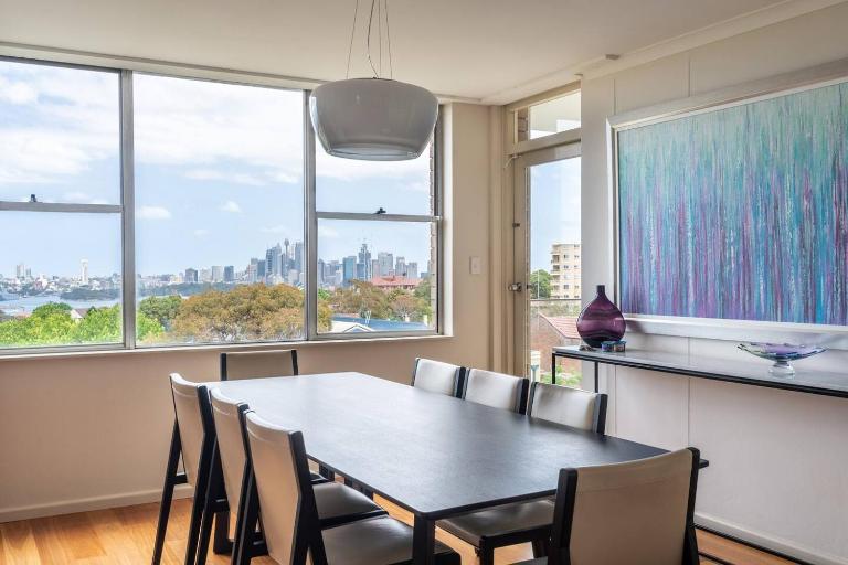 The Harbour View - Spacious Cremorne Convenience - B&B Sydney